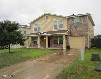 Main picture of 310 Falling Pine Dr