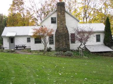 Main picture of 101 Fields Park Rd