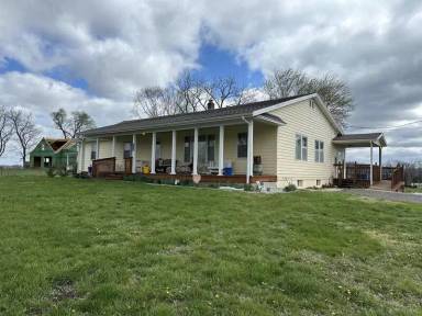 Main picture of 1110 E 1600 Rd