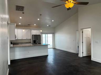 Main picture of 406 N Washington