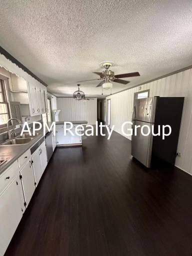 Main picture of 1421 Adella St