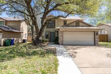 Main picture of 906 Dover Pass