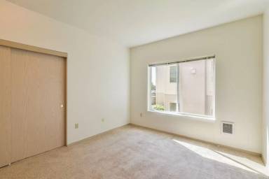 Main picture of 2118 NE 40th St