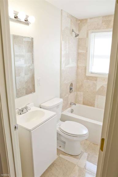Main picture of 23 Evergreen St