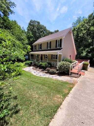 Main picture of 1213 Moultrie Ct