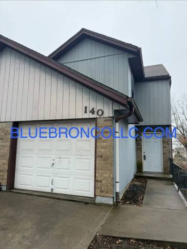 Main picture of 148 SW Oxford Pl