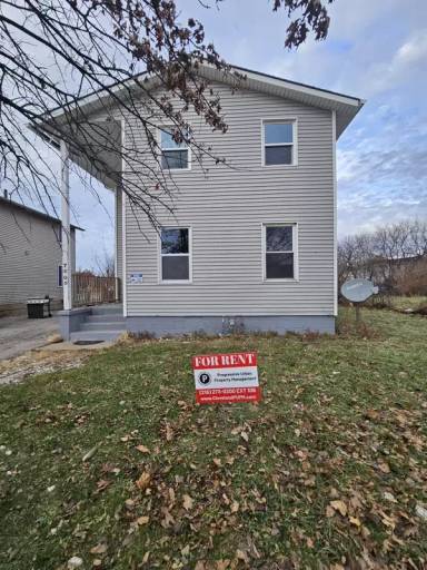 Main picture of 7305 Carson Ave