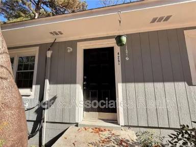 Main picture of 425 Squirrel St