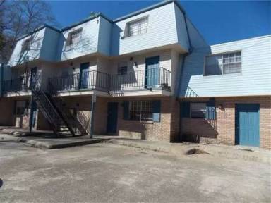 Main picture of 2031 Bayou Ln