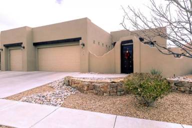 Main picture of 7408 Old Pecos Trl NE