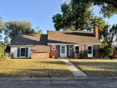 Main picture of 1521 Columbine Blvd