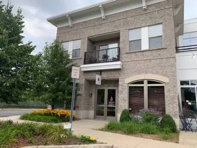 Main picture of 150 Center St