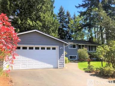 Main picture of 11240 109th Ave NE