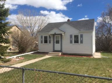 Main picture of 1115 E 7th St