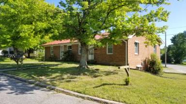 Main picture of 303 Culbreth Ave