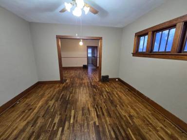Main picture of 302 Clarke St