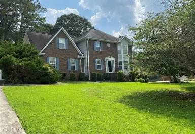 Main picture of 135 Clearbrook Way