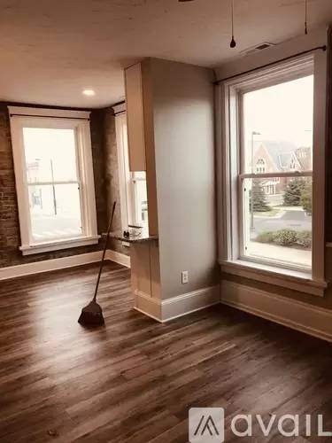 Main picture of 231 2nd St NW