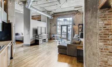 Main picture of 2500 Walnut St