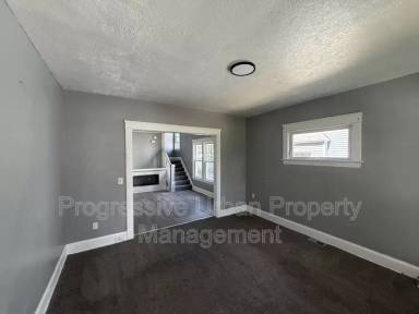 Main picture of 856 E 155th St
