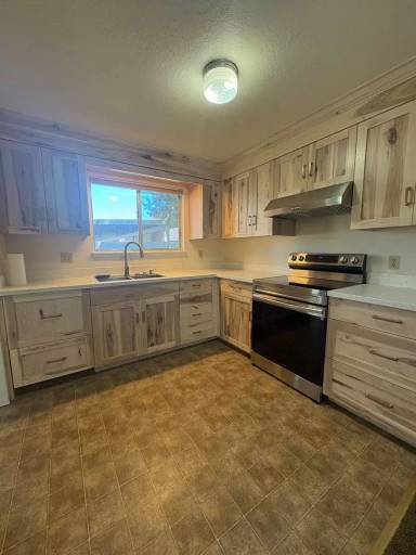 Main picture of 2702 W Modoc Ct