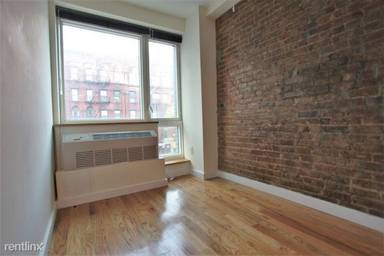 Main picture of 212 E 14th St