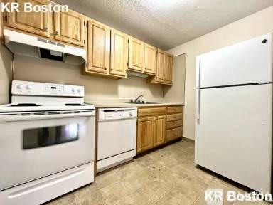Main picture of 118 North Beacon St