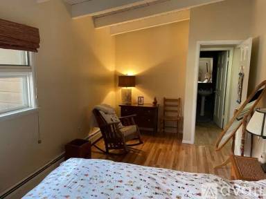 Main picture of 880 E Kenyon Ave