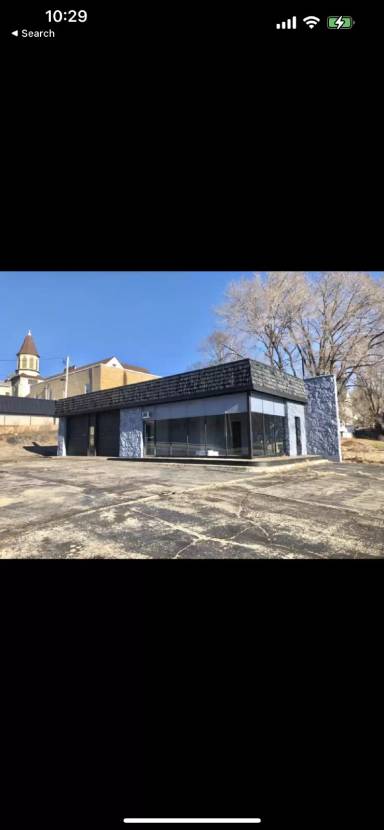 Main picture of 320 S Galena Ave