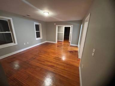 Main picture of 25 Washington St
