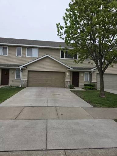 Main picture of 6960 91st St NE