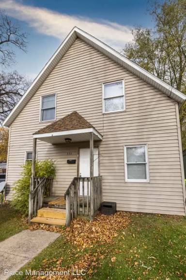 Main picture of 322 W Montcalm St
