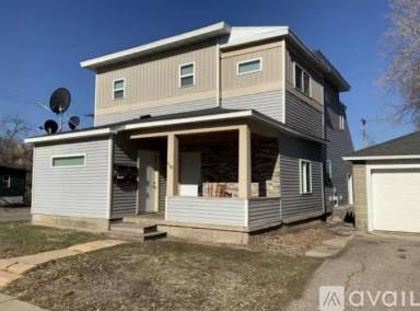 Main picture of 604 N 2nd St