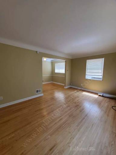 Main picture of 2920 Gunckel Blvd