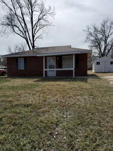 Main picture of 203 SW Heights Rd