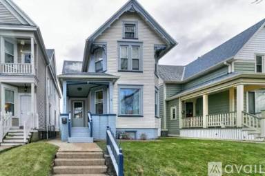 Main picture of 2233 S Mound St