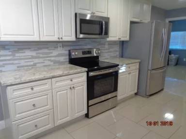 Main picture of 3 N College St