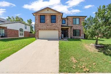 Main picture of 5806 Chuckwagon Cir