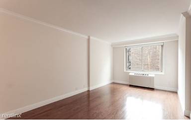 Main picture of Courtney House