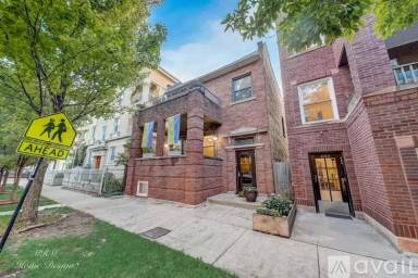 Main picture of 1008 N Oakley Blvd