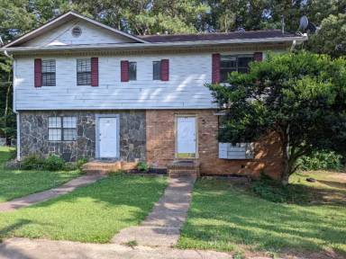 Main picture of 77 Ezzard St