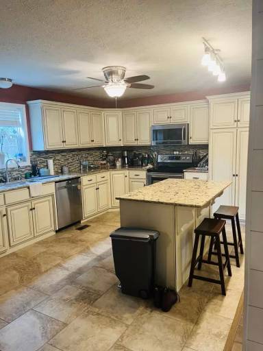 Main picture of 14255 Camden Ln