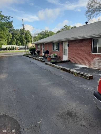 Main picture of 9615 Midland Blvd
