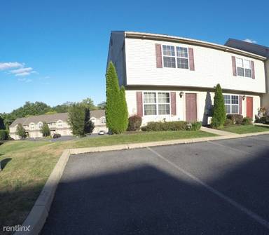 Main picture of 221 Wooley Hollow Ct