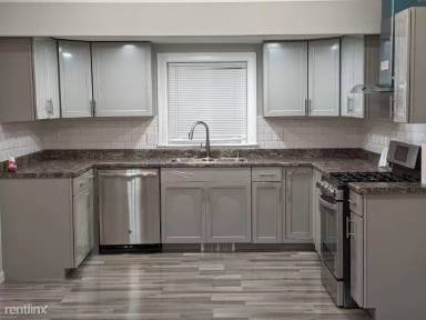 Main picture of 18 Hichborn St