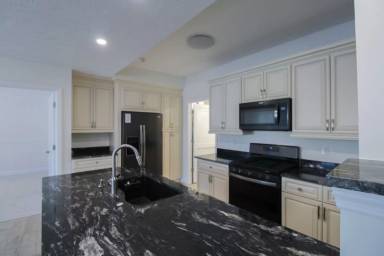 Main picture of 1000 Adams Pointe Blvd