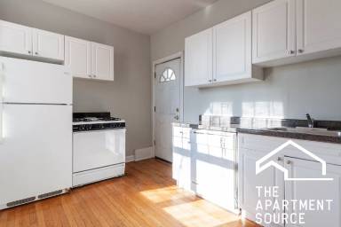 Main picture of 719-27 W Barry Ave