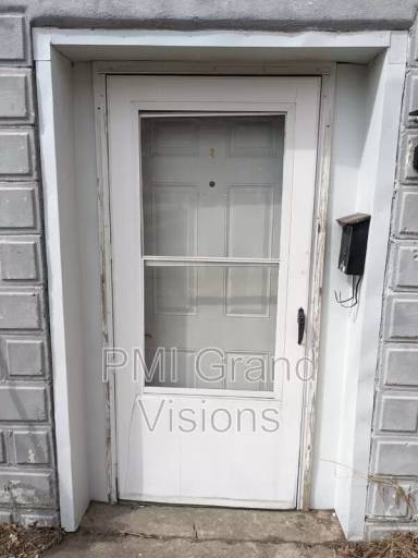 Main picture of 2 1/2 E Jefferson Ave