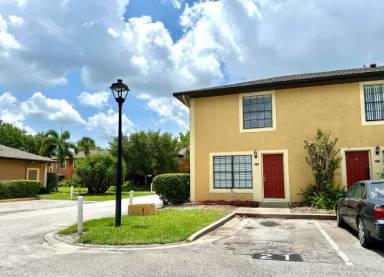 Main picture of 7404 Woodburn Ct