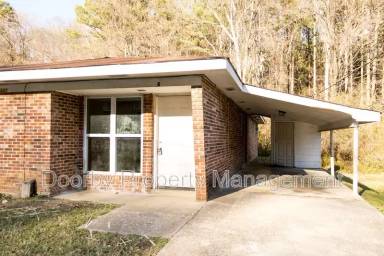 Main picture of 3341 Pinewood Ave